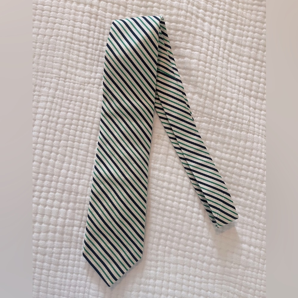 Vineyard vines tie
